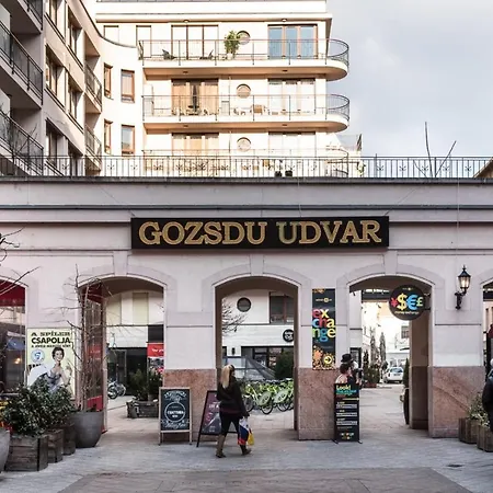 Apartment Luxurious Cozy 1br Apt - 2min Walk To Gozsduyard! Budapest