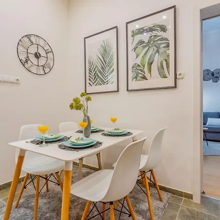 Apartment Luxurious Cozy 1br Apt - 2min Walk To Gozsduyard! *
