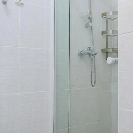 Luxurious Cozy 1br Apt - 2min Walk To Gozsduyard! Apartment *