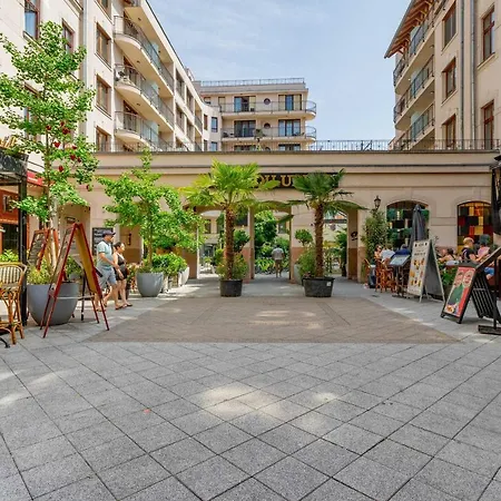 Apartment Luxurious Cozy 1br Apt - 2min Walk To Gozsduyard! Budapest